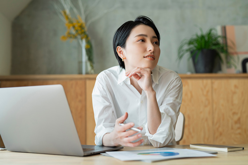 働く女性が不妊治療を受けると